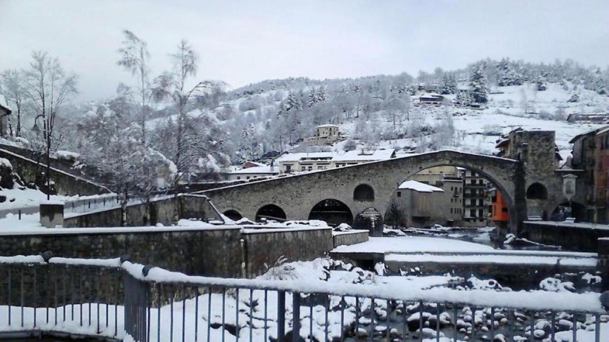 Llanars, En Vall De Camprodon Vistas Montana De Frente, Ascensor, Orientacion Sur, Chimenea, Wifi, Mollo Park, Vallter, Hipica, Golf *
